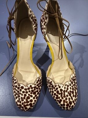 Leopard Print Scalloped Lace-Up Flats - Brown/White